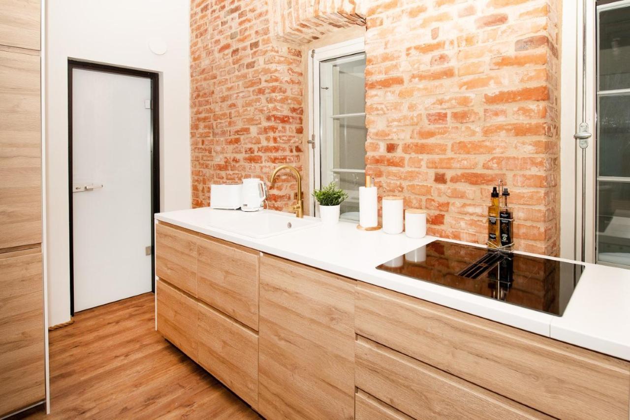 Old Town Luxury Apartment With Sauna Тарту Экстерьер фото